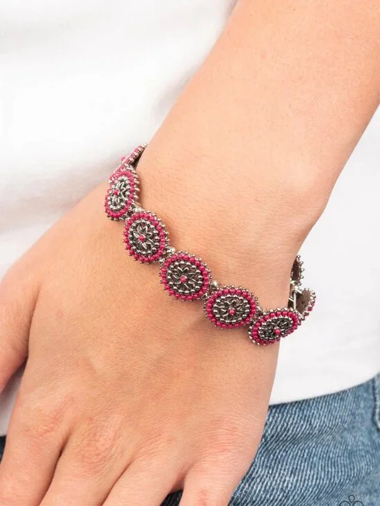 Paparazzi Jewelry Accessories - Bohemian Flowerbed - Pink Bracelet - Vintage - Picture 3 of 4